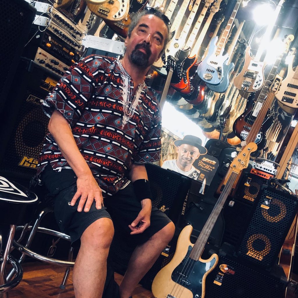 Frank NELSON nous rend visite avec son projet Big Bass Band. #bigbassband #bassplayers #bassplayer