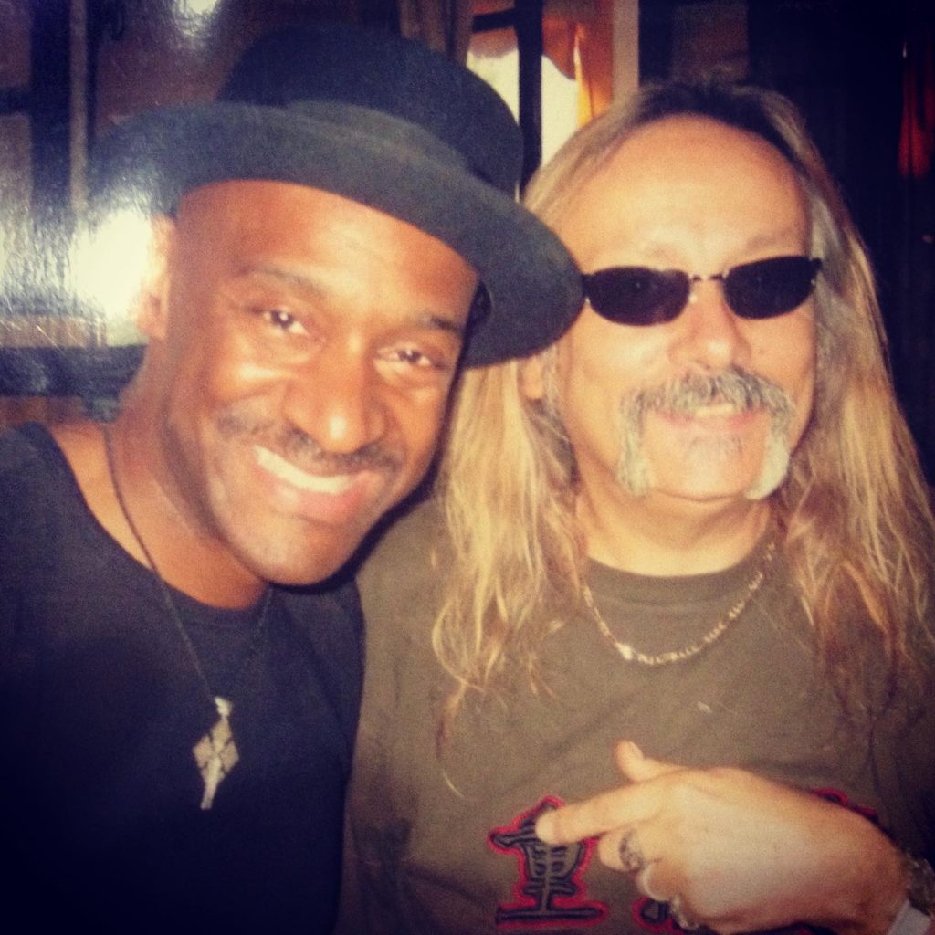 ARCHIVES…quand @therealmarcusmiller nous rendait visite pour un showcase. Merci à lui. #bassplayer #bassplayers #bassiste #bassistes #paris #pigalle #marcusmillerbass