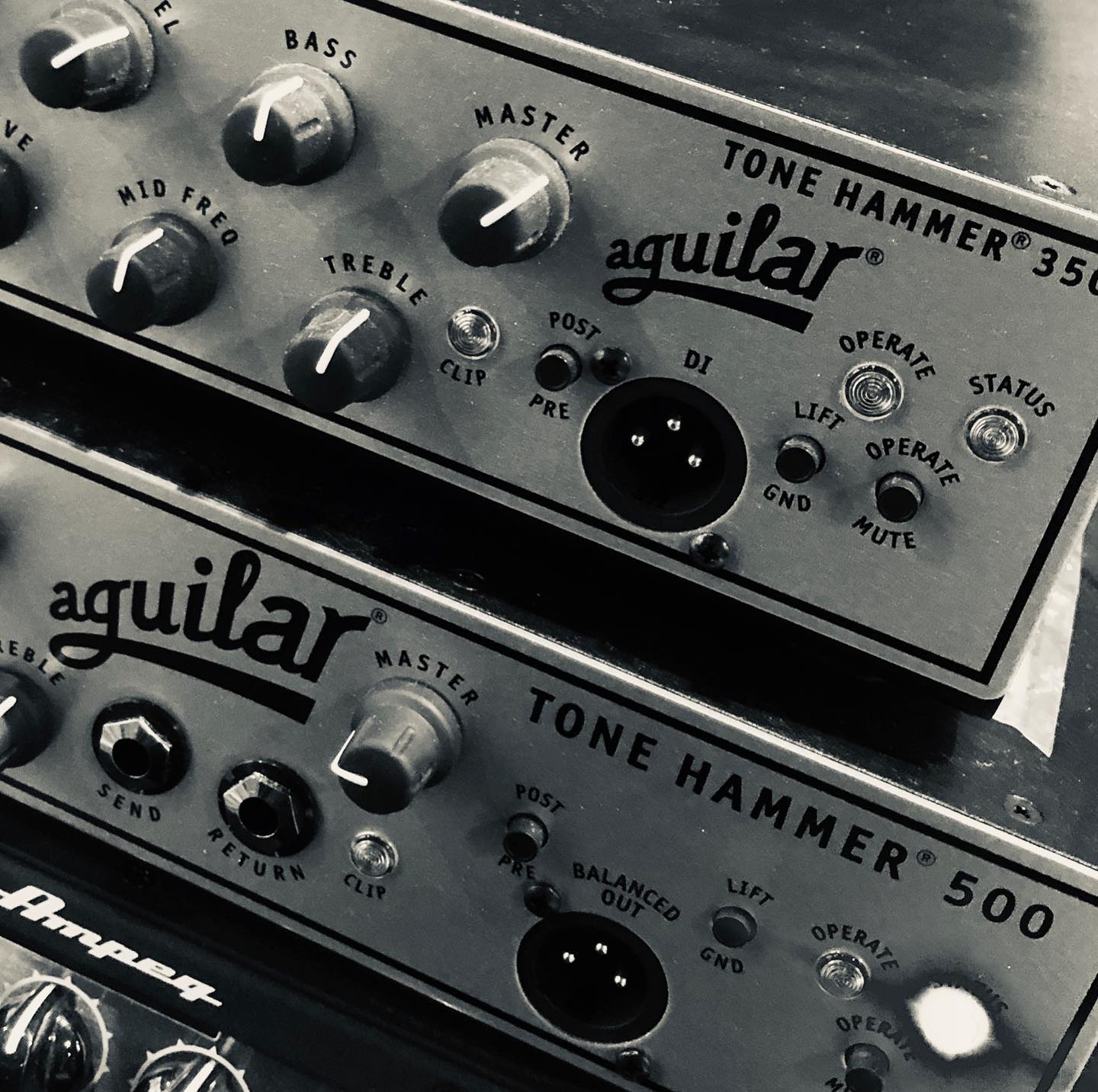 Aguilar. Il y a un chez eux un authentique amour de la basse. Leurs amplificateurs sont tjrs chauds, puissants et précis. Une de mes marques préférées à ce jour pour l’ensemble de leurs produits #aguilar #bassiste #bassamp #basse #bassplayers