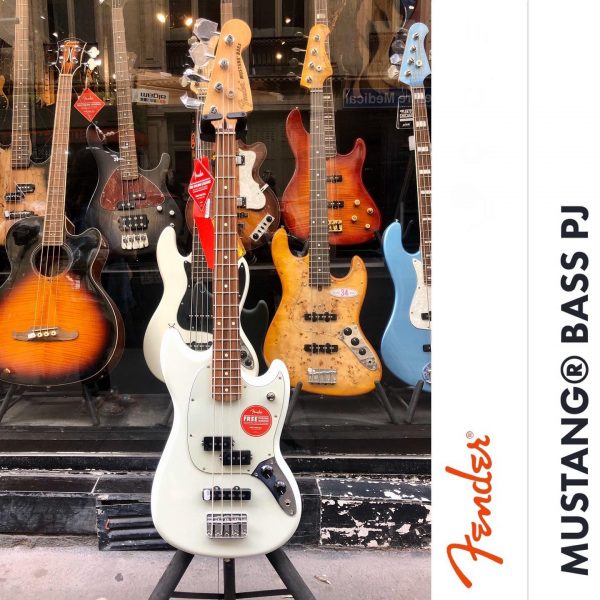 Vive le short scale !!! Les femmes, les enfants et les bras courts l’adorent. #shortscalebass #femmebassiste #fendermustangbass #fenderbass #fender