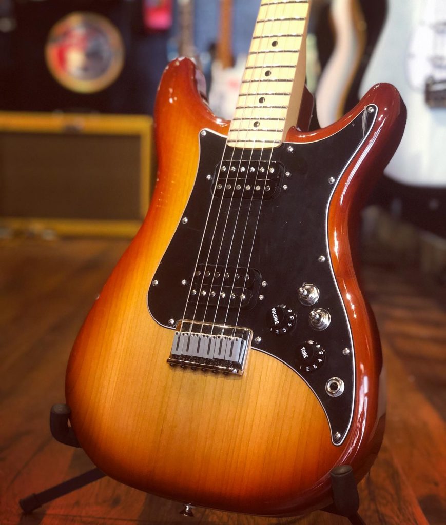 Fender – Lead III. Double splittable comma ta mère. (A vérifier) 🤫