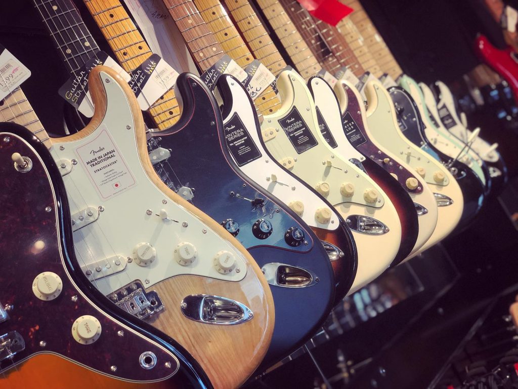 🤘😎 Fender USA, Japon, Mexique. Bientôt une usine sur Mars.