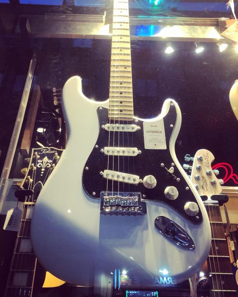 Nouveau voicing et superbes finitions. Fender – Stratocaster Hybrid II Made in Japan