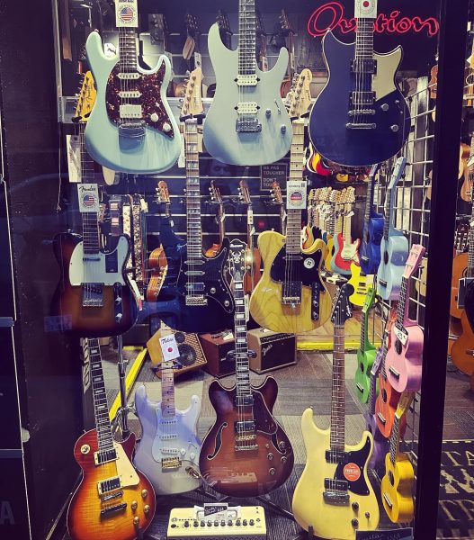 La select’ électrique – Fender, Music Man, Sandberg, Ibanez, Tokai et Yamaha. A découvrir et essayer.