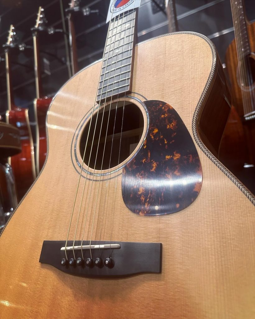 Voici la superbe Furch – Vintage 3 OM SR 43mm 🇨🇿