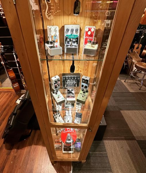 Nouvelle vitrine de pédale Grosse sélection EHX Electro-Harmonix et MXR.