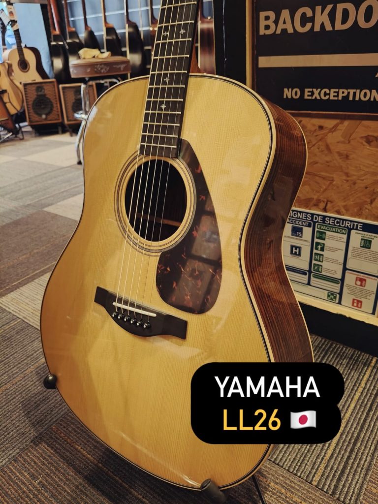 FABULEUSE Yamaha LL26. La vrai lutherie traditionnelle Japonaise.